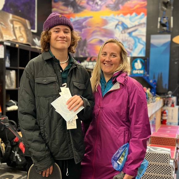 Meet your Posher, Abby from Lululine AK - Picture 7 of 9